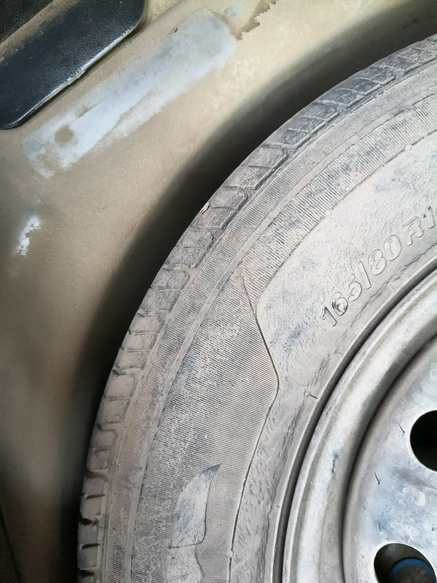 2014 Maruti Ritz VXI, Petrol, Manual, 1,21,522 km, tyre