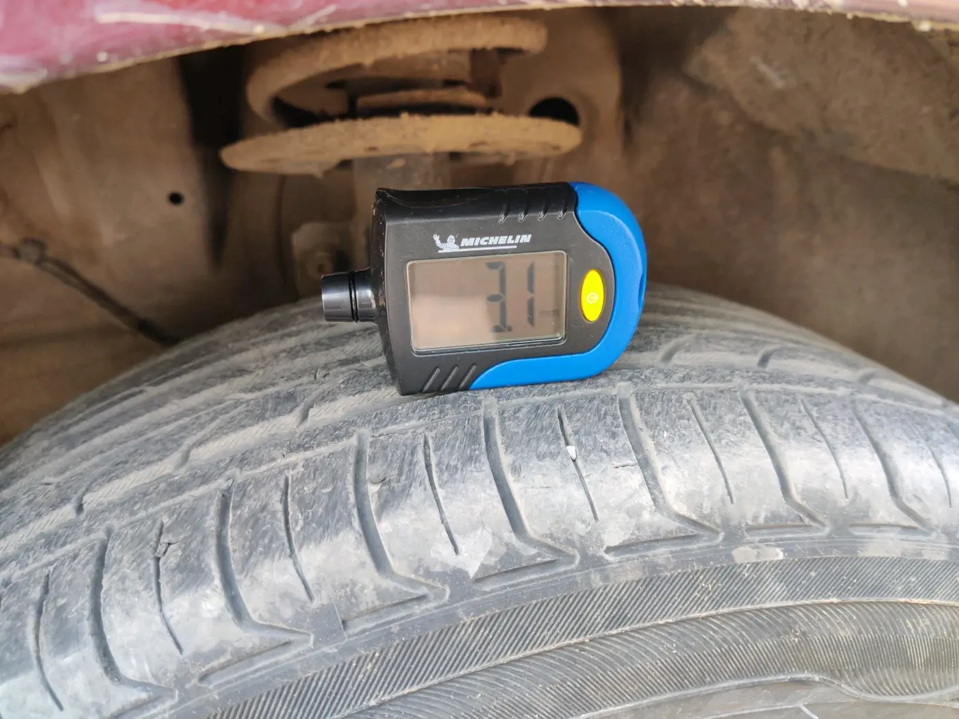 2019 Maruti Ertiga ZXI SHVS, CNG, Manual, 1,06,021 km, tyre