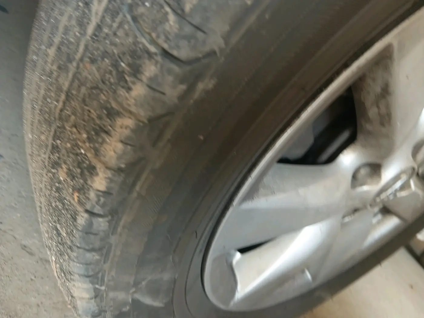 2012 Nissan Sunny XV DIESEL, Diesel, Manual, 1,19,352 km, tyre