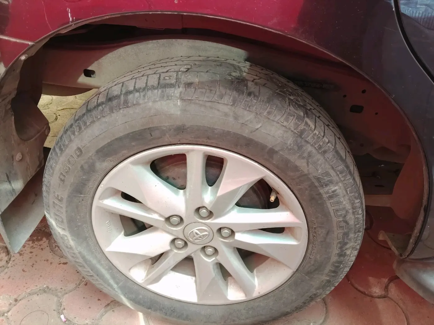 2020 Toyota Innova Crysta 2.4 GX 8 STR, Diesel, Manual, 41,882 km, tyre