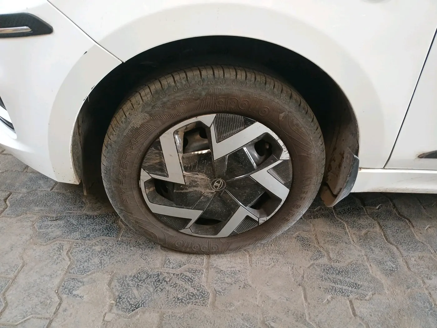 2025 Tata Tiago XM CNG, CNG, Manual, 7,996 km, tyre