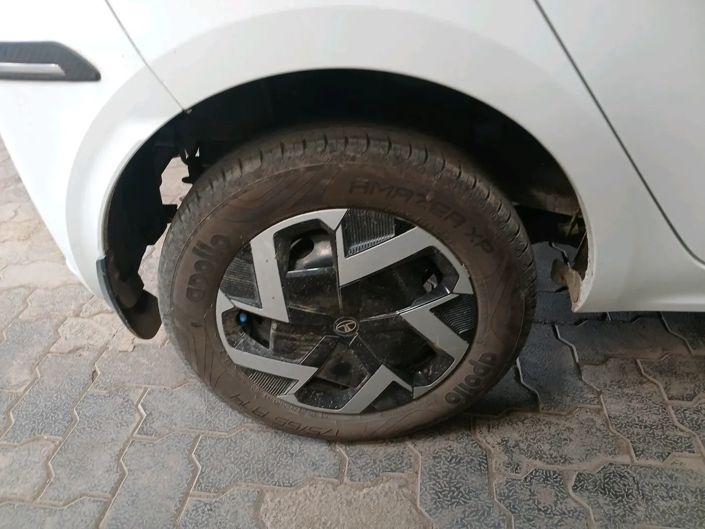 2025 Tata Tiago XM CNG, CNG, Manual, 7,996 km, tyre