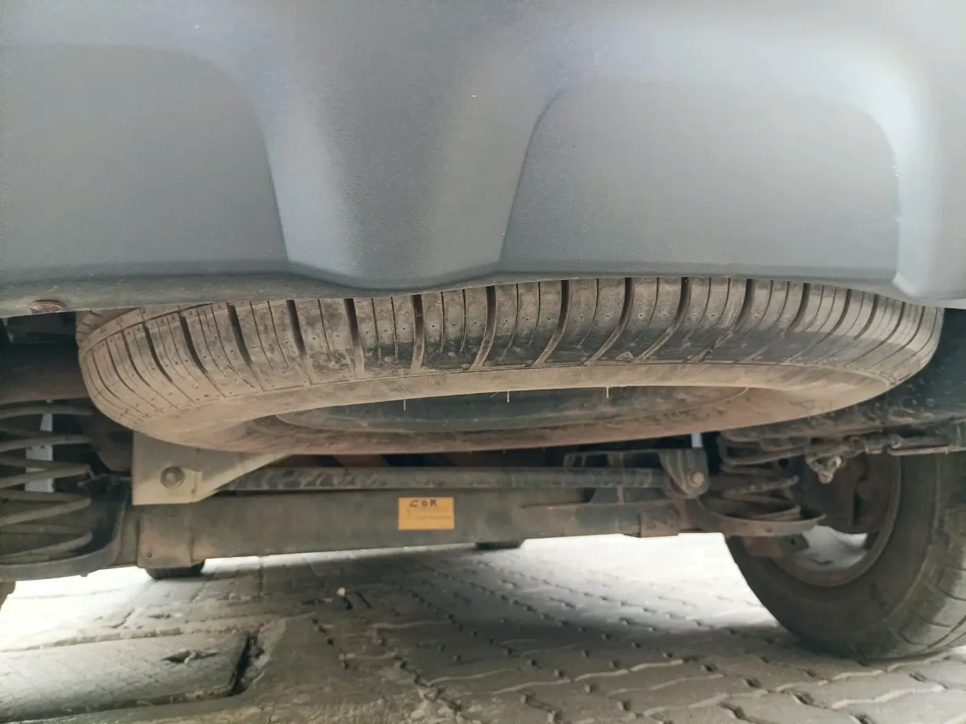 2020 Tata Harrier XZA PLUS 2.0L, Diesel, Automatic, 76,169 km, tyre