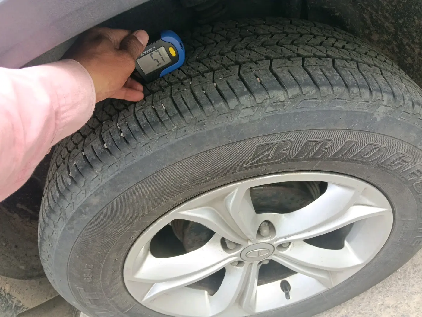 2019 Tata Harrier XZ 2.0L, Diesel, Manual, 3,01,138 km, tyre
