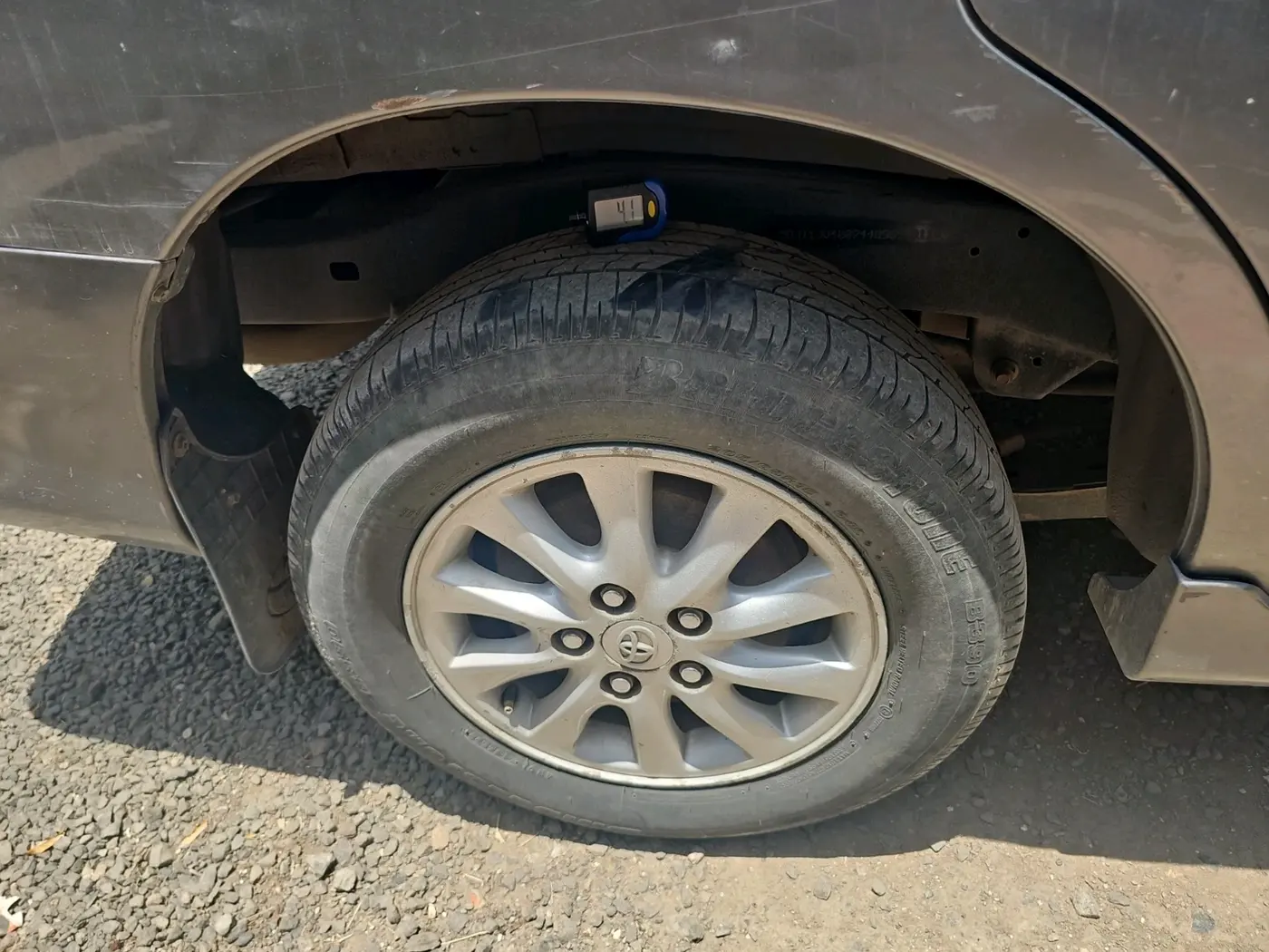 2014 Toyota Innova 2.5 VX 7 STR, Diesel, Manual, 1,18,540 km, tyre
