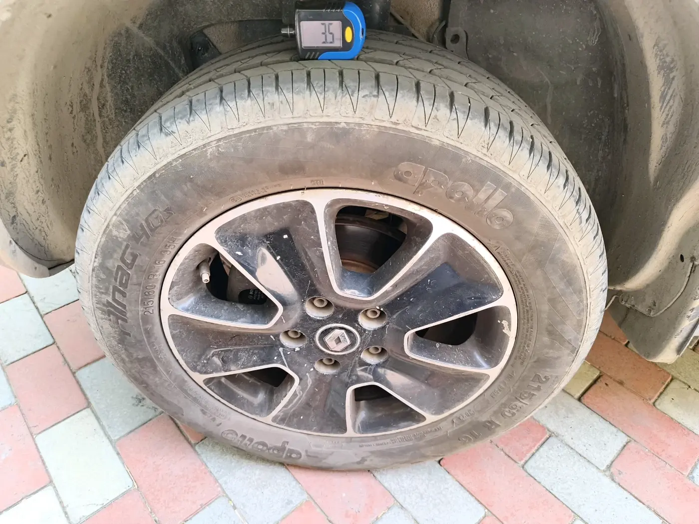 2018 Renault Duster RXS PETROL, Petrol, Manual, 1,32,662 km, tyre