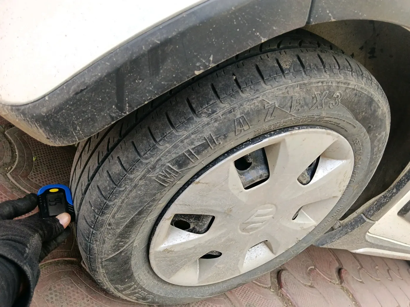 2019 Maruti New Wagon-R ZXI 1.2 AMT, CNG, Automatic, 36,342 km, tyre