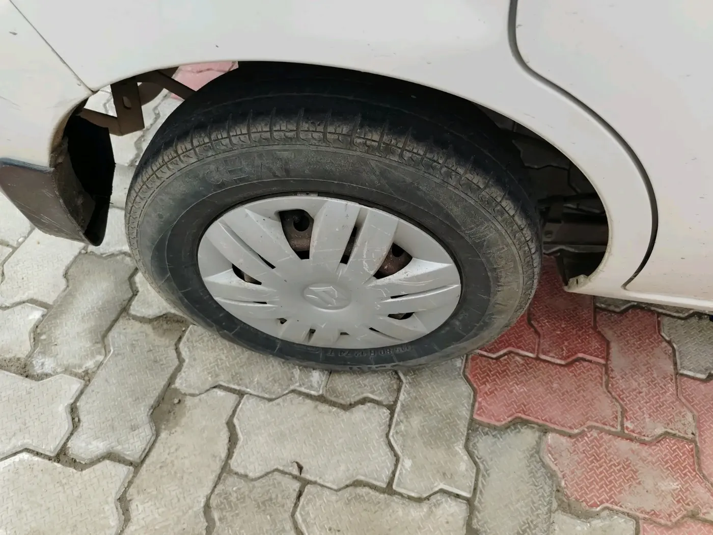 2018 Maruti Alto 800 VXI, Petrol, Manual, 34,645 km, tyre