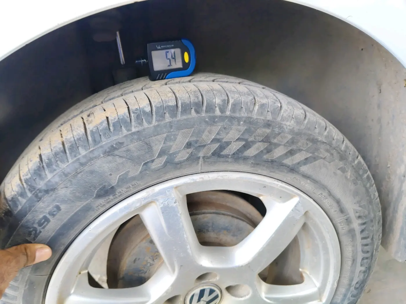 2012 Volkswagen Vento HIGHLINE DIESEL 1.6, Diesel, Manual, 1,17,972 km, tyre