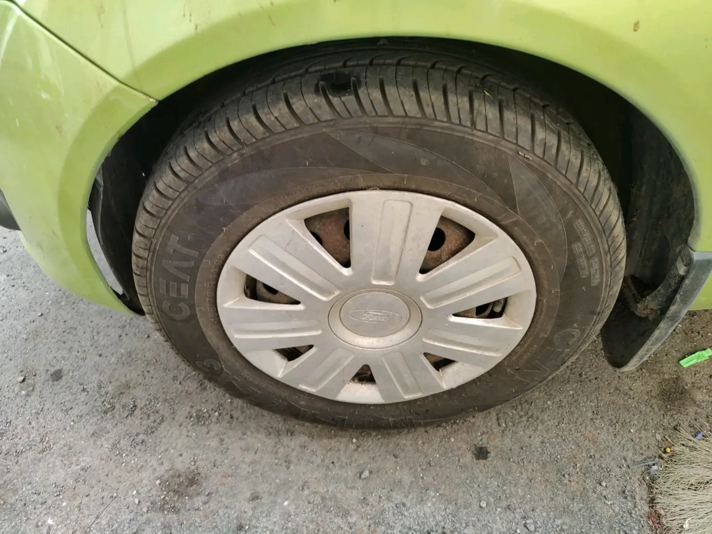 2011 Ford Figo ZXI 1.4 DIESEL, Diesel, Manual, 1,94,226 km, tyre