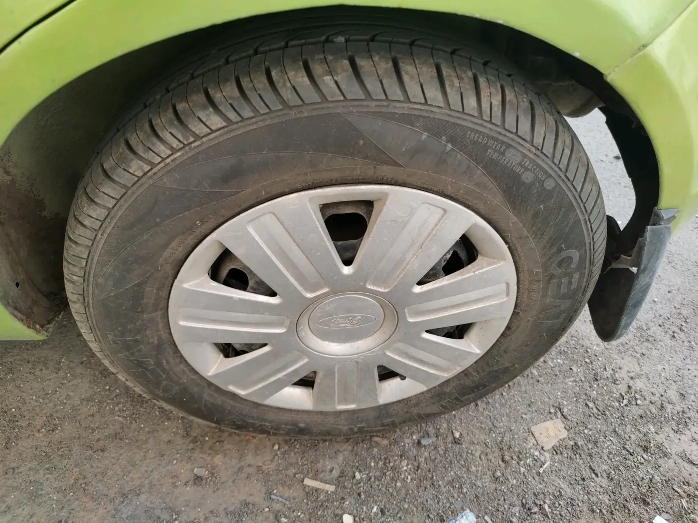 2011 Ford Figo ZXI 1.4 DIESEL, Diesel, Manual, 1,94,226 km, tyre