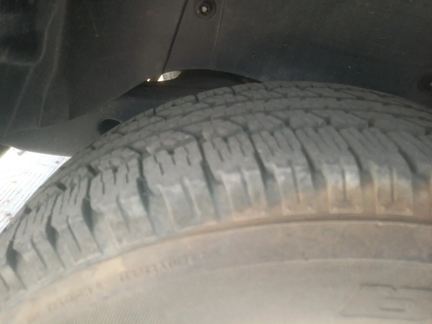 2017 Mahindra TUV300 T8, Diesel, Manual, 79,116 km, tyre