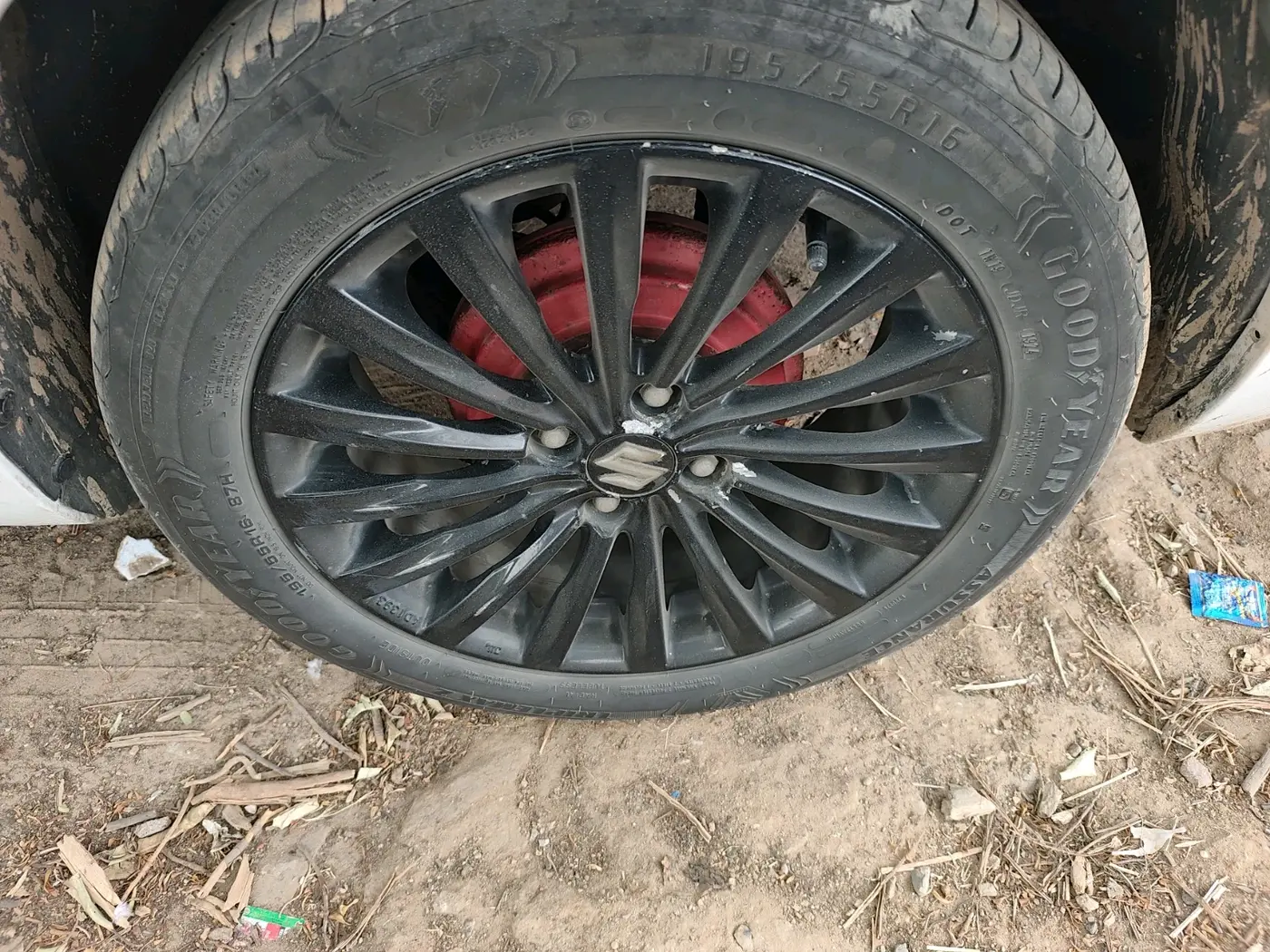 2017 Maruti Ciaz ALPHA DIESEL 1.3, Diesel, Manual, 1,74,304 km, tyre