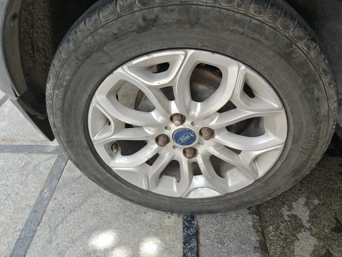 2014 Ford Ecosport TITANIUM 1.5L DIESEL (OPT), Diesel, Manual, 1,36,726 km, tyre