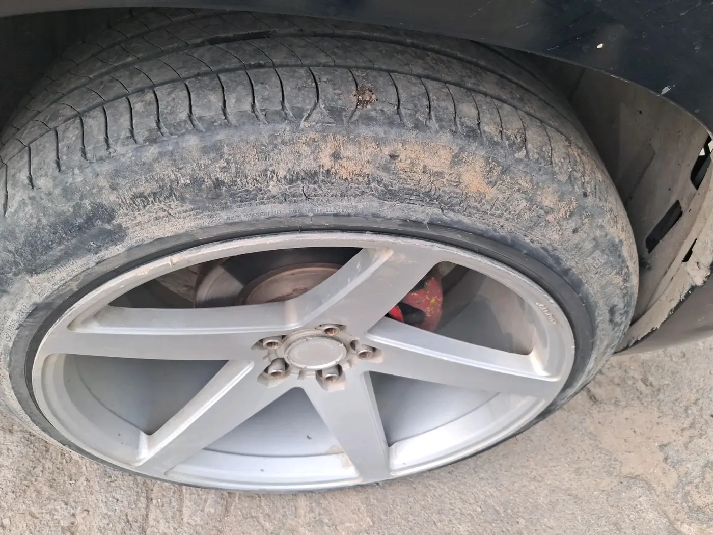 2023 Maruti BREZZA LXI S- CNG, CNG, Manual, 1,03,386 km, tyre
