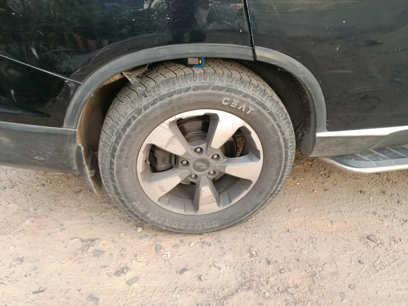 2018 Mahindra ALTURAS G4 2WD AT, Diesel, Automatic, 1,98,311 km, tyre