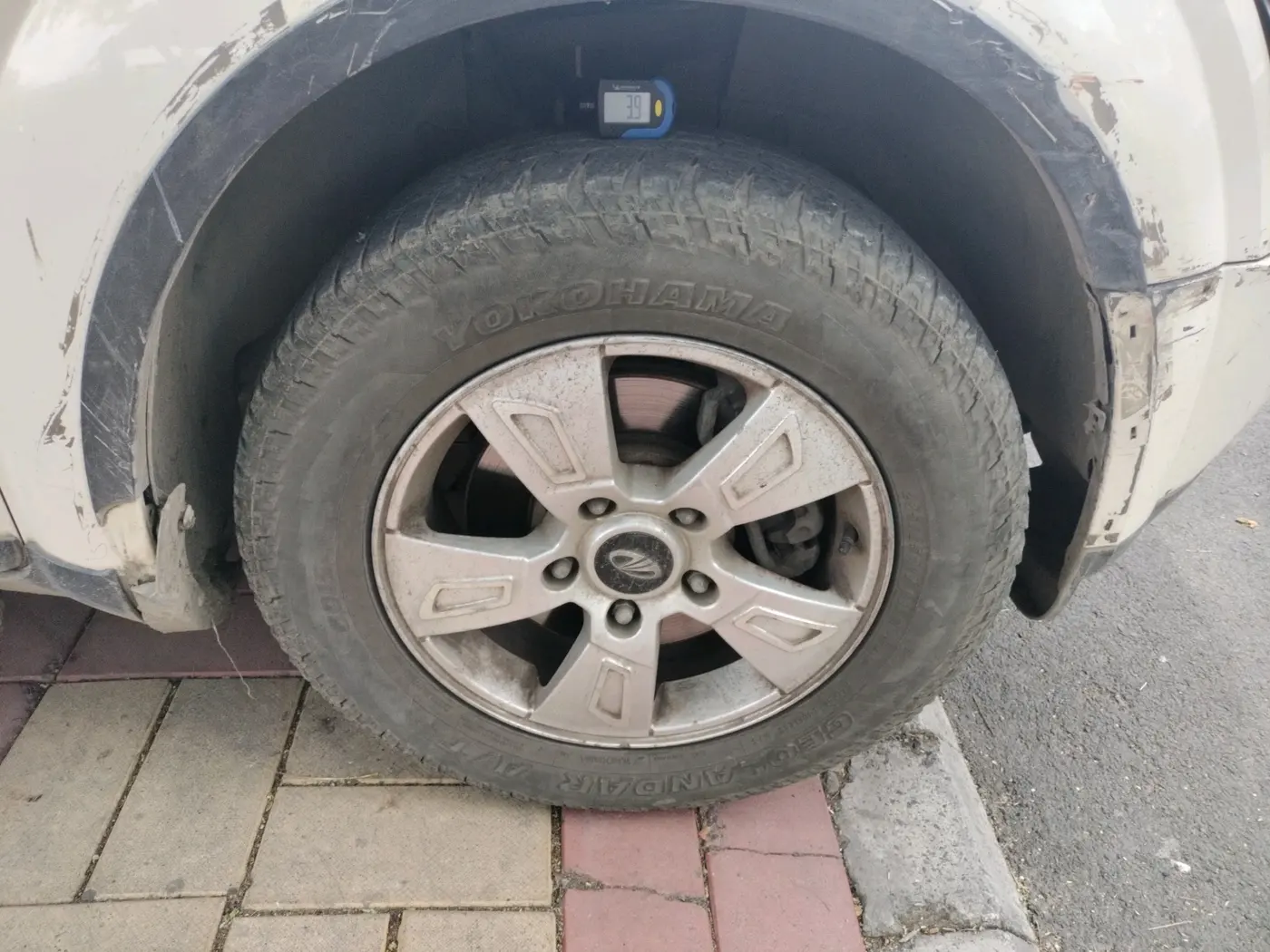 2012 Mahindra XUV500 W8, Diesel, Manual, 1,58,340 km, tyre