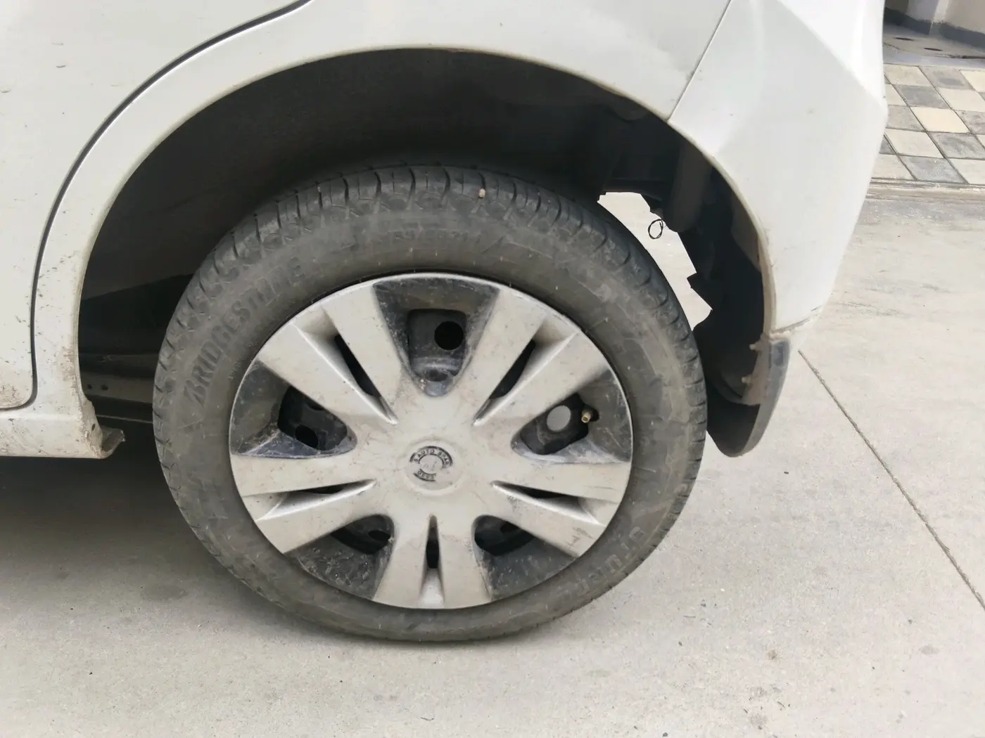 2016 Maruti Wagon R 1.0 VXI AMT, Petrol, Automatic, 64,350 km, tyre