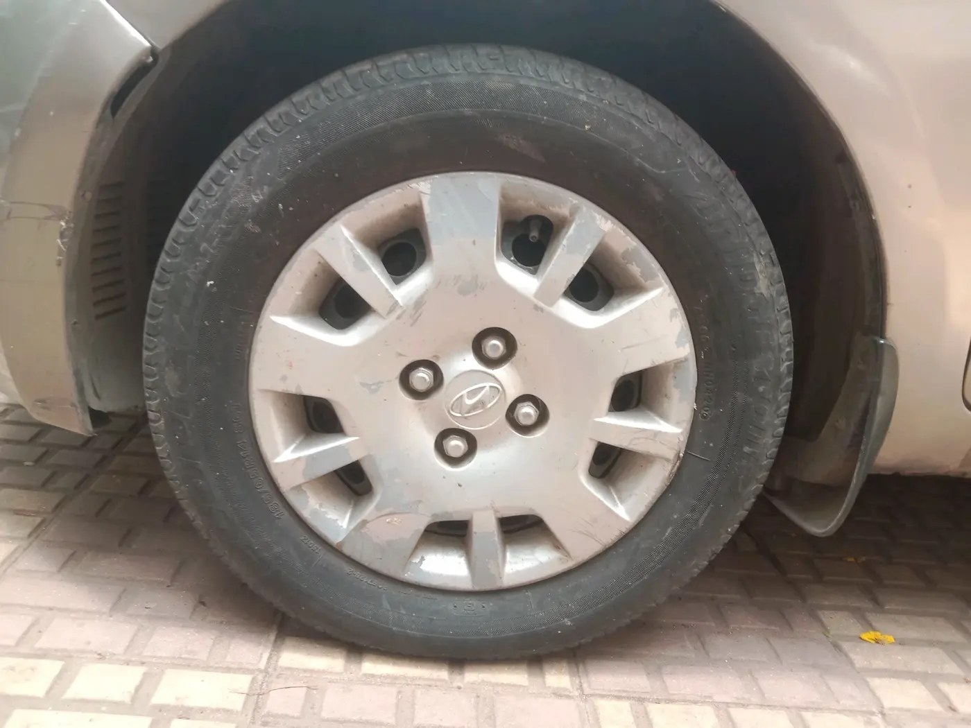2013 Hyundai i20 MAGNA (O) 1.2, Petrol, Manual, 1,95,567 km, tyre