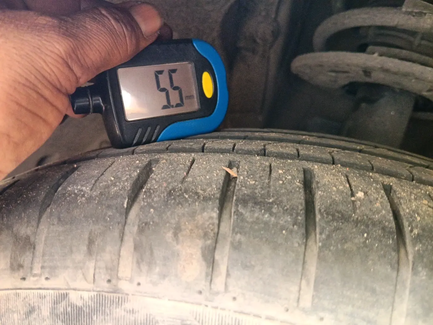 2021 Maruti Ertiga VXI CNG, CNG, Manual, 1,60,520 km, tyre