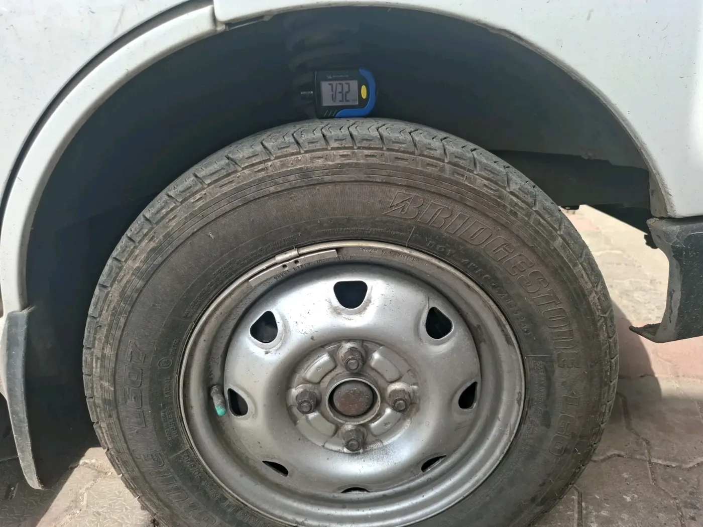 2012 Maruti Eeco 5 STR WITH A/C+HTR, CNG, Manual, 1,22,304 km, tyre