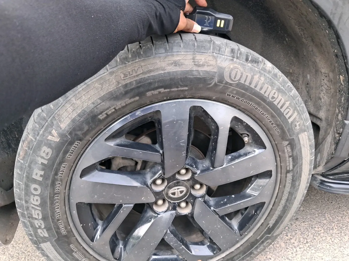 2022 Tata Safari XZA PLUS, Diesel, Automatic, 79,773 km, tyre