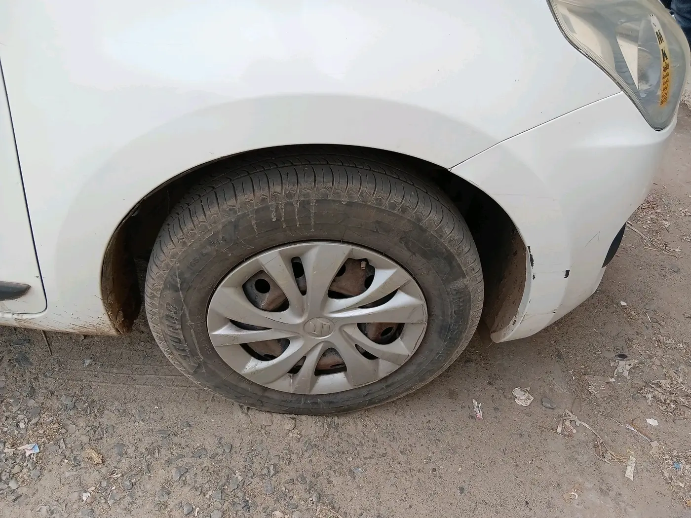 2021 Maruti Swift VXI, Petrol, Manual, 1,59,960 km, tyre