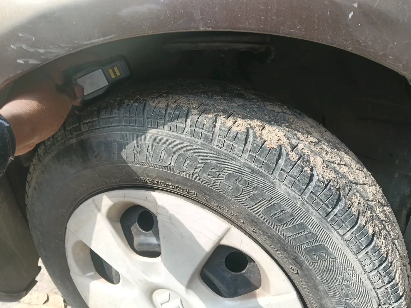 2012 Maruti Ritz VXI, CNG, Manual, 1,05,458 km, tyre