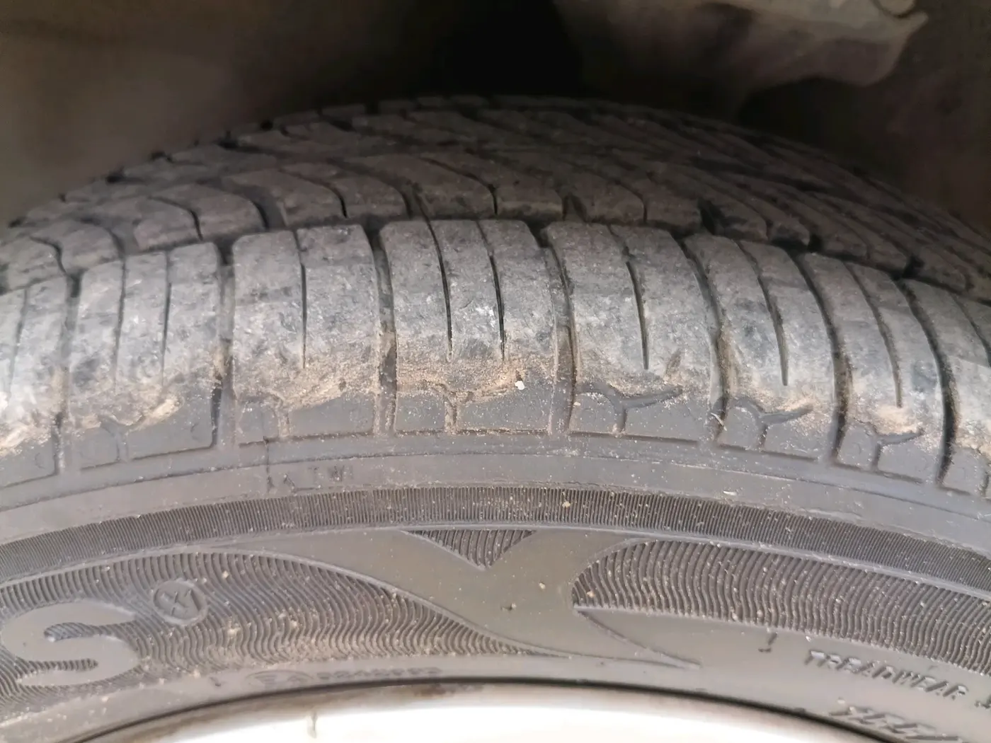 2011 Hyundai Santro Xing GLS, Petrol, Manual, 64,488 km, tyre