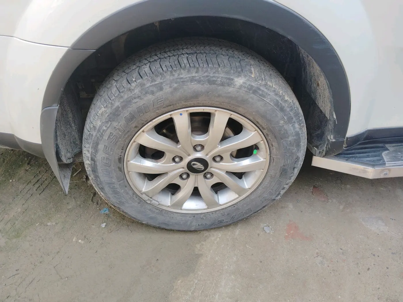 2021 Mahindra XUV500 W9, Diesel, Manual, 55,428 km, tyre
