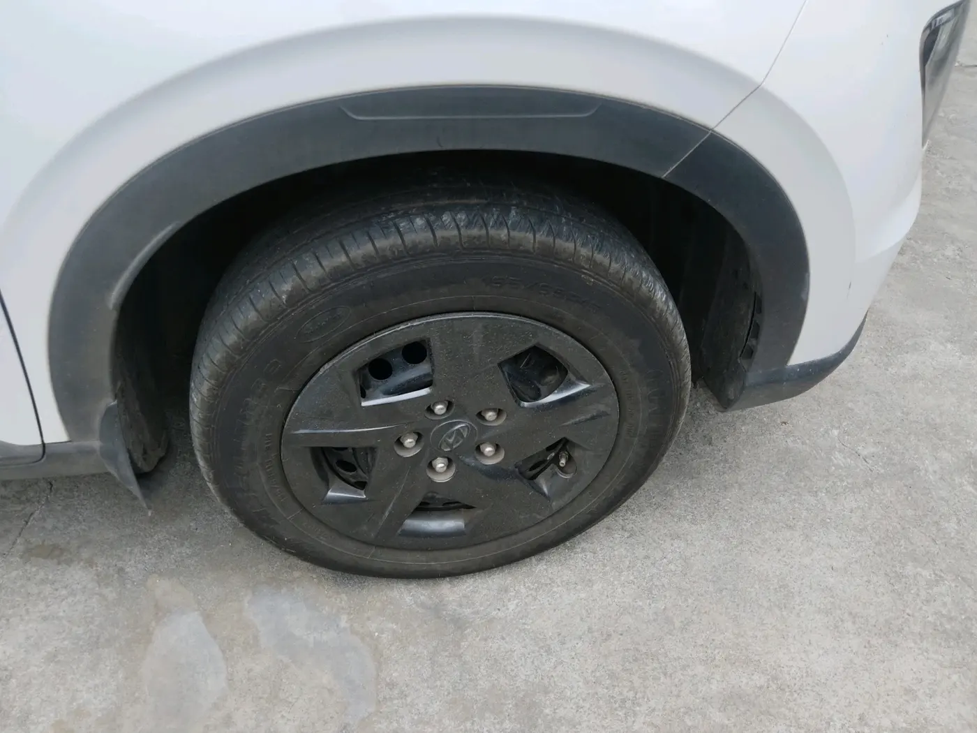 2024 Hyundai VENUE S 1.2, Petrol, Manual, 11,843 km, tyre