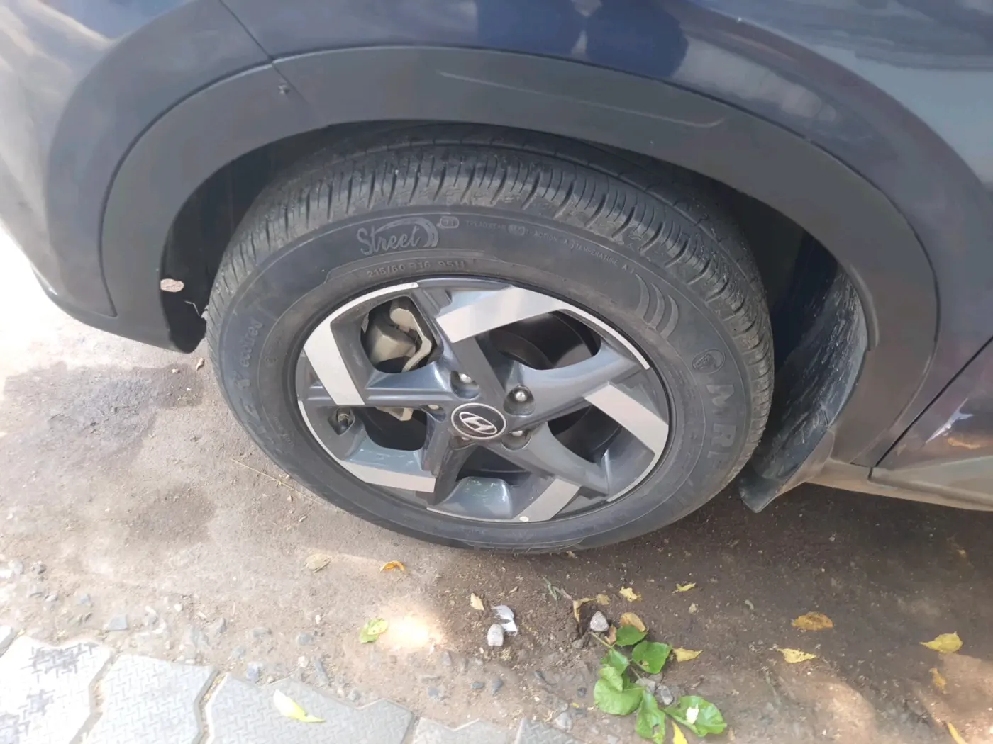 2021 Hyundai VENUE SX 1.0 (O) TURBO, Petrol, Manual, 90,222 km, tyre