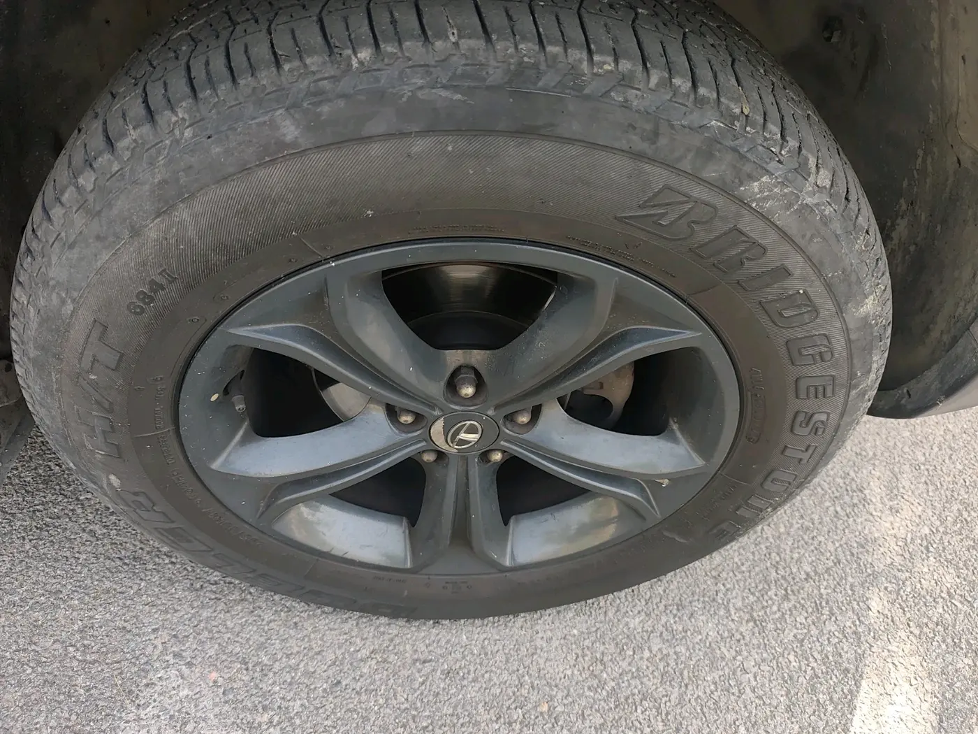 2020 Tata Harrier XZA 2.0L, Diesel, Automatic, 80,797 km, tyre