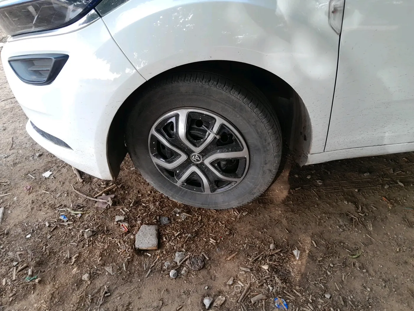 2022 Tata ALTROZ XE PETROL, Petrol, Manual, 56,021 km, tyre