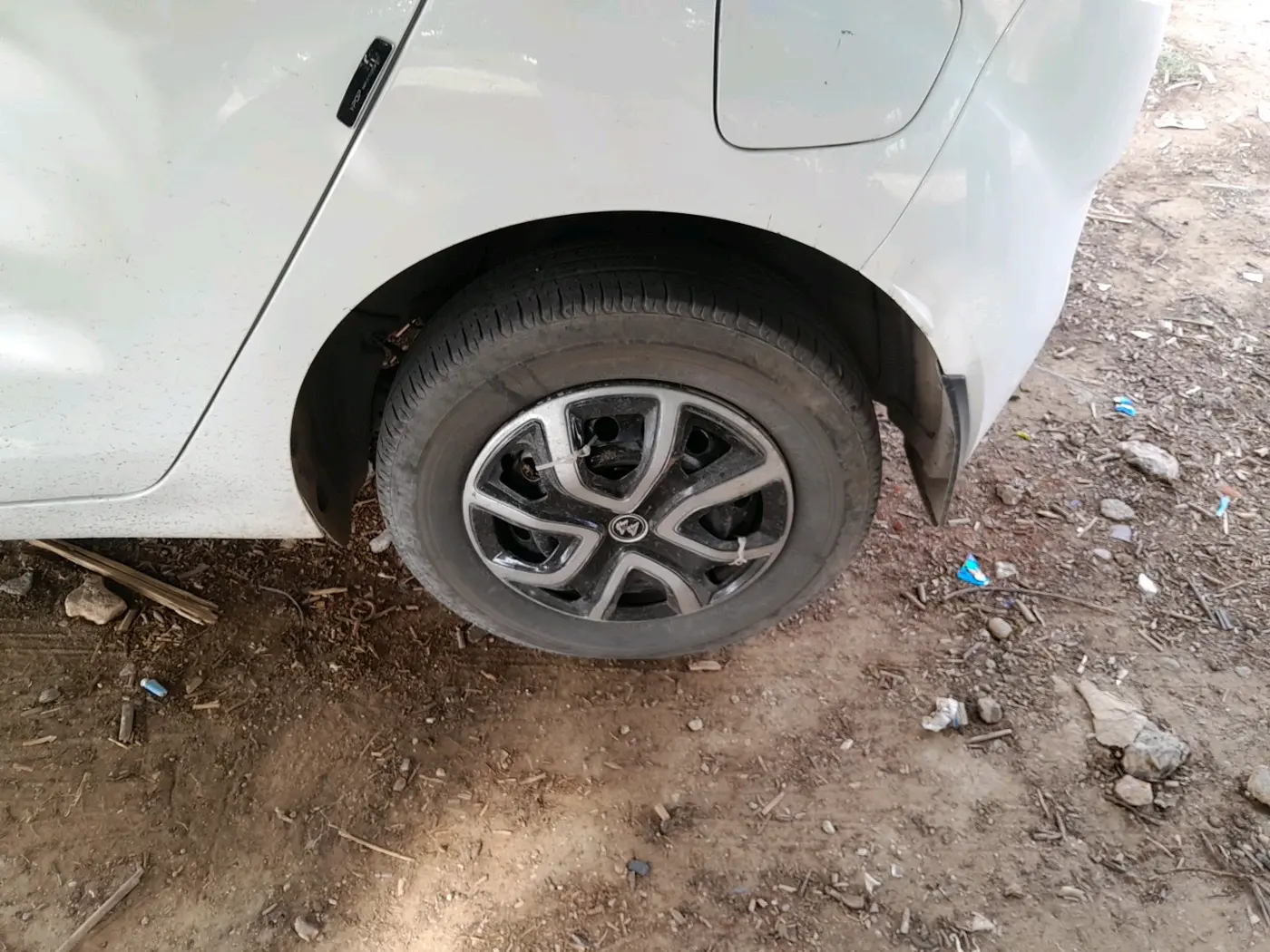 2022 Tata ALTROZ XE PETROL, Petrol, Manual, 56,021 km, tyre