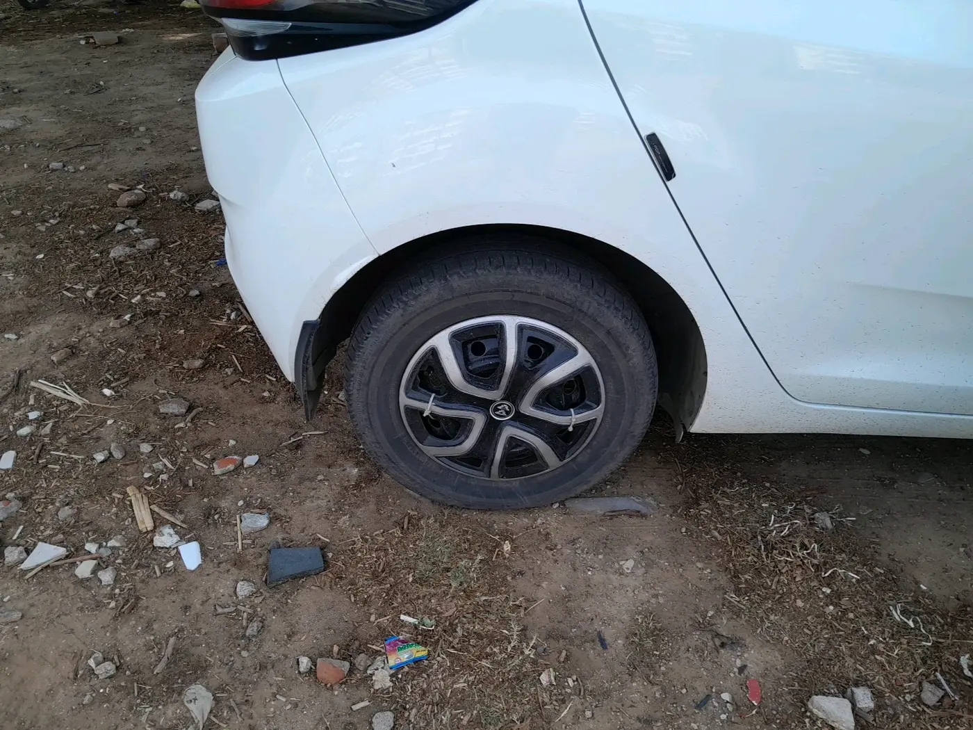 2022 Tata ALTROZ XE PETROL, Petrol, Manual, 56,021 km, tyre