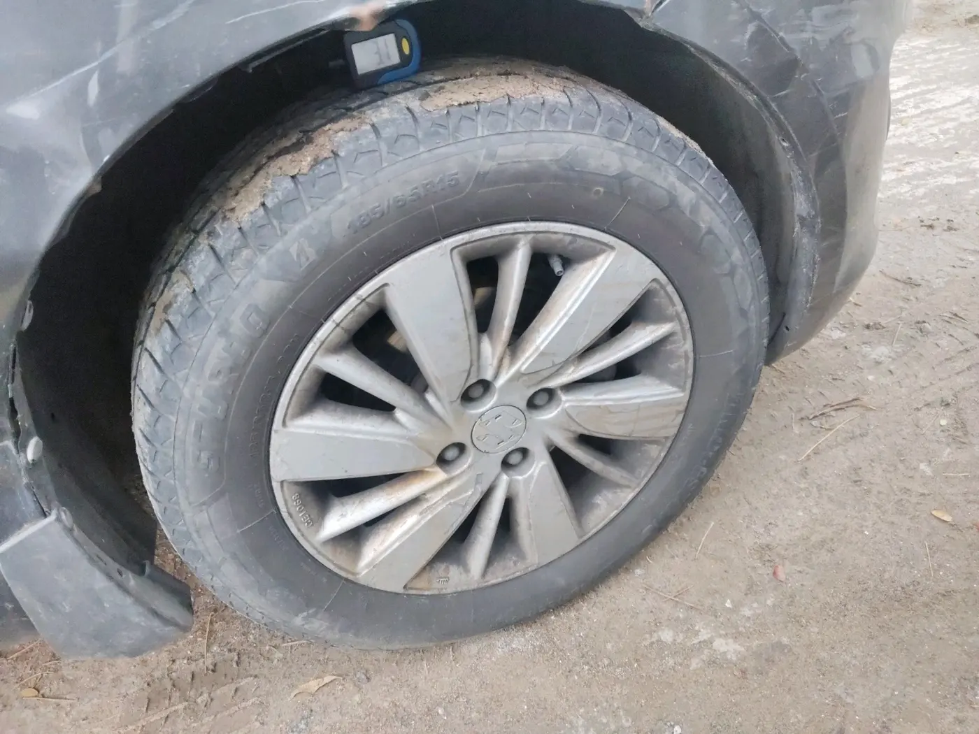 2015 Maruti Swift ZDI, Diesel, Manual, 1,42,516 km, tyre