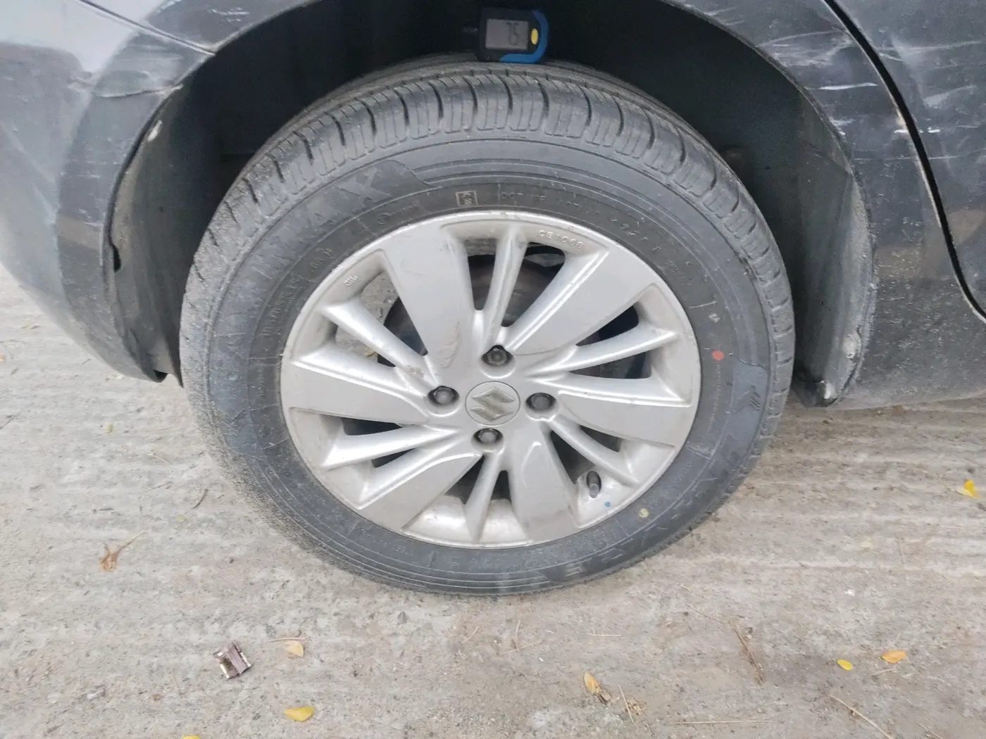 2015 Maruti Swift ZDI, Diesel, Manual, 1,42,516 km, tyre