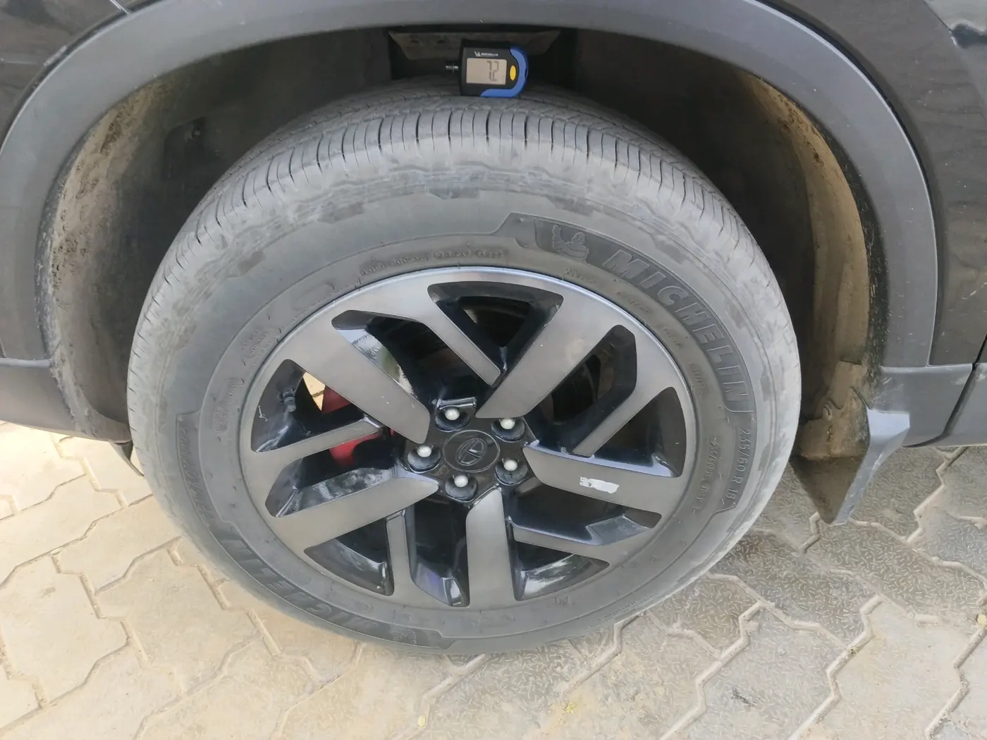 2023 Tata Safari XZA PLUS 2.0L RED DARK EDITION 6 STR, Diesel, Automatic, 75,223 km, tyre