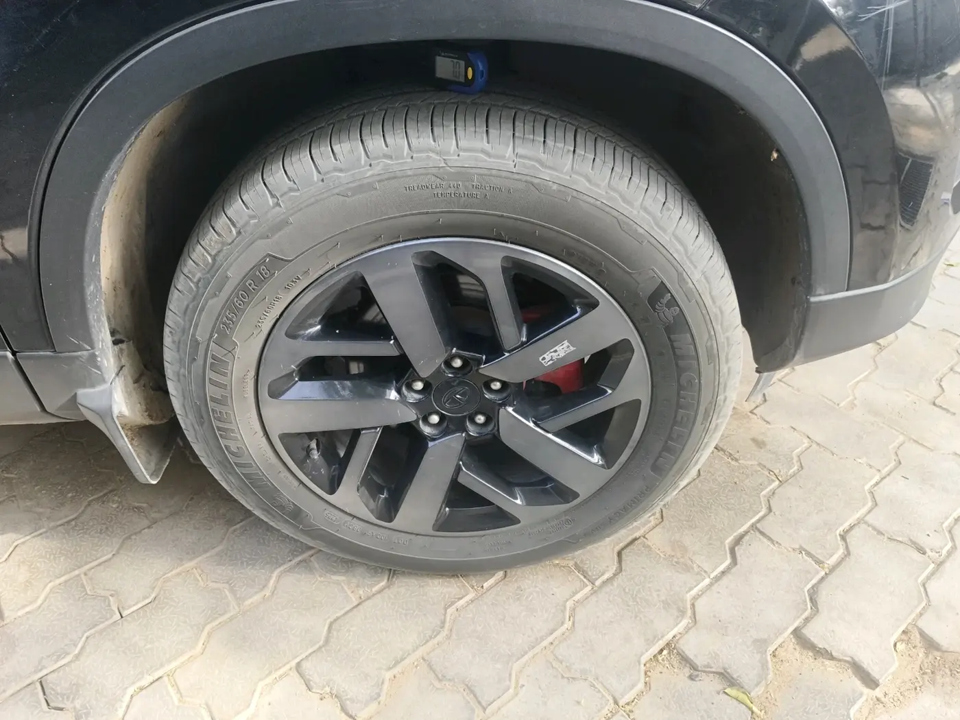 2023 Tata Safari XZA PLUS 2.0L RED DARK EDITION 6 STR, Diesel, Automatic, 75,223 km, tyre