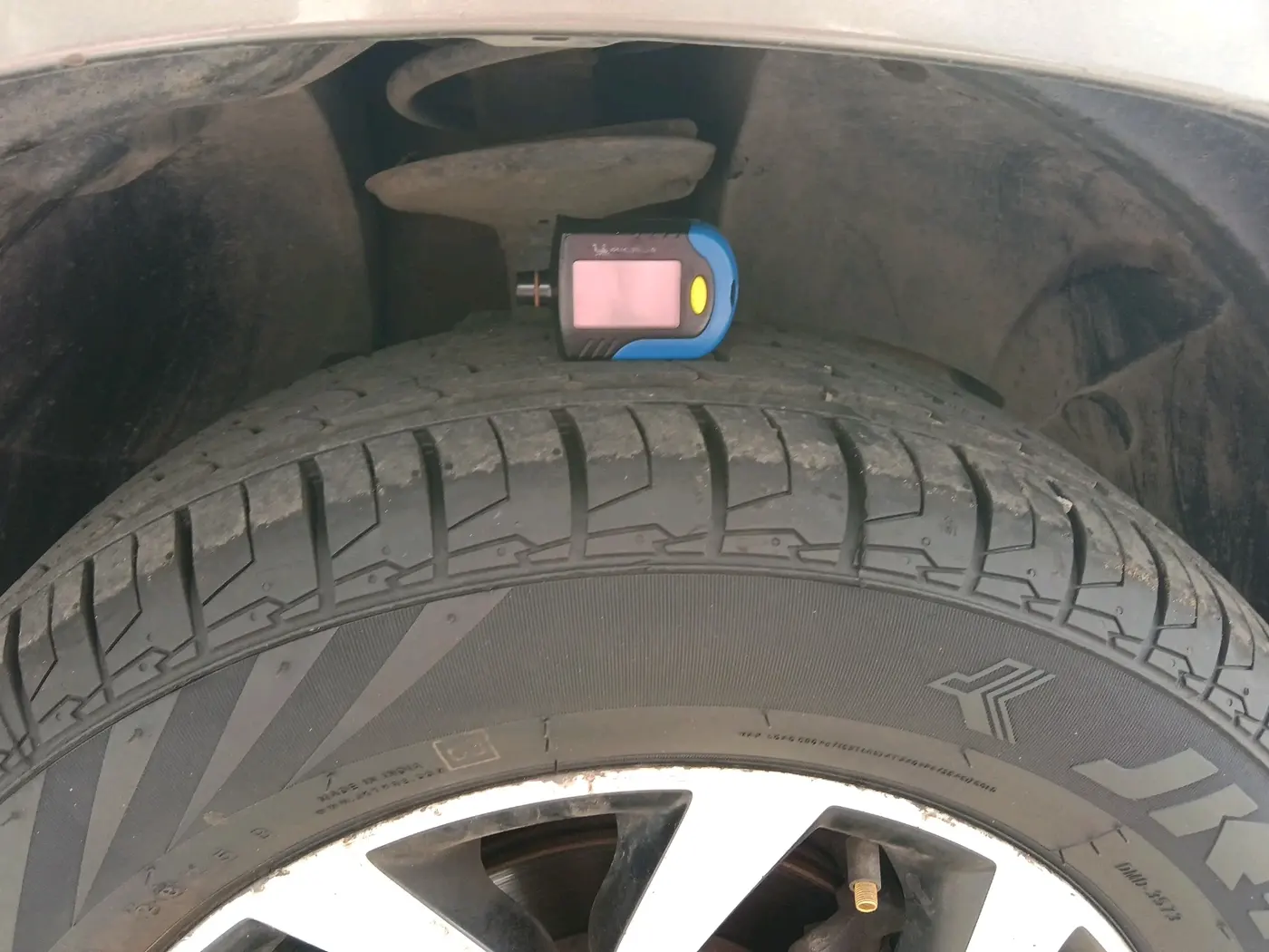 2013 Nissan Terrano XV D THP 110 PS, Diesel, Manual, 1,45,806 km, tyre
