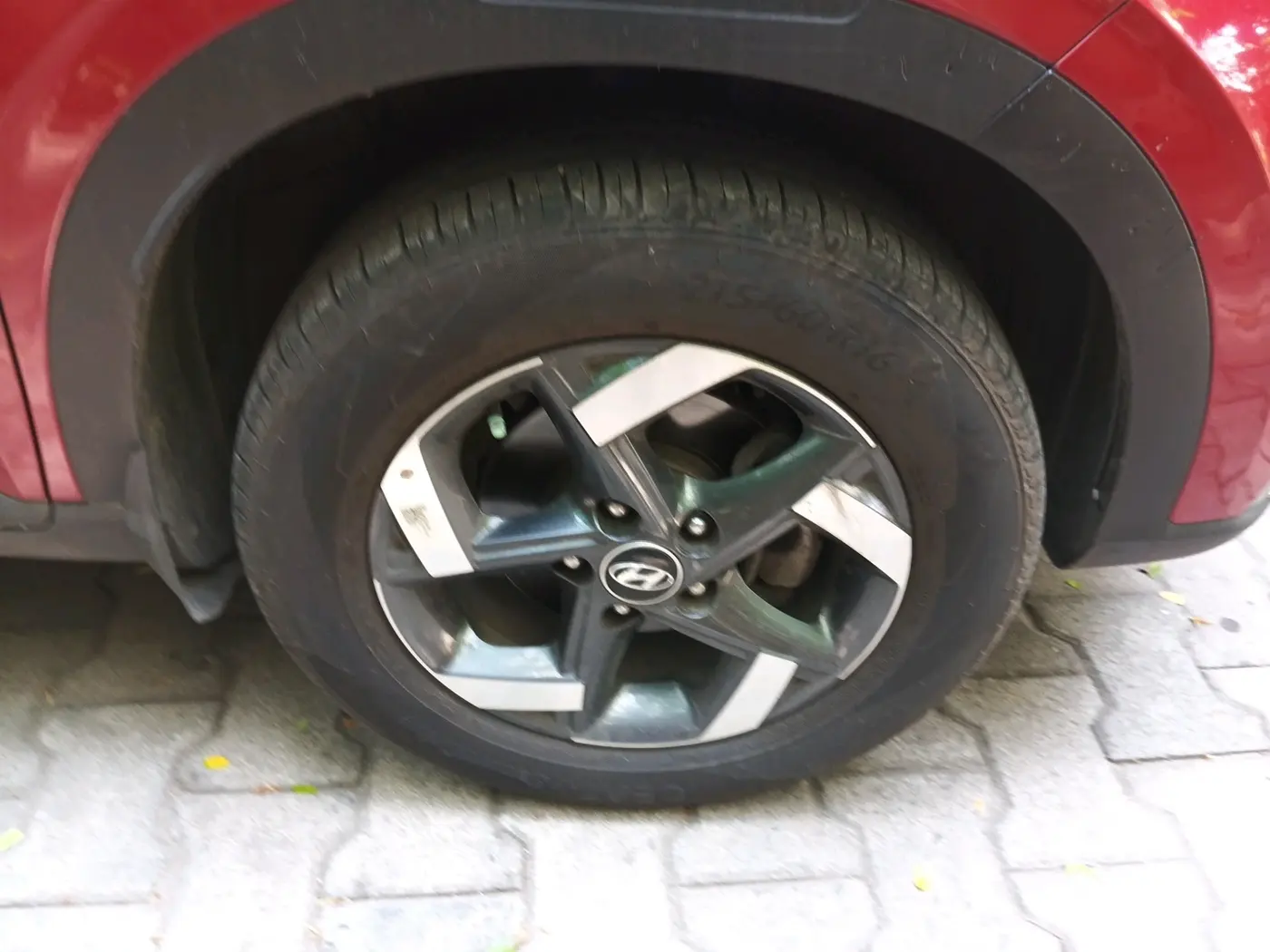 2021 Hyundai VENUE SX 1.0 TURBO, Petrol, Manual, 65,002 km, tyre