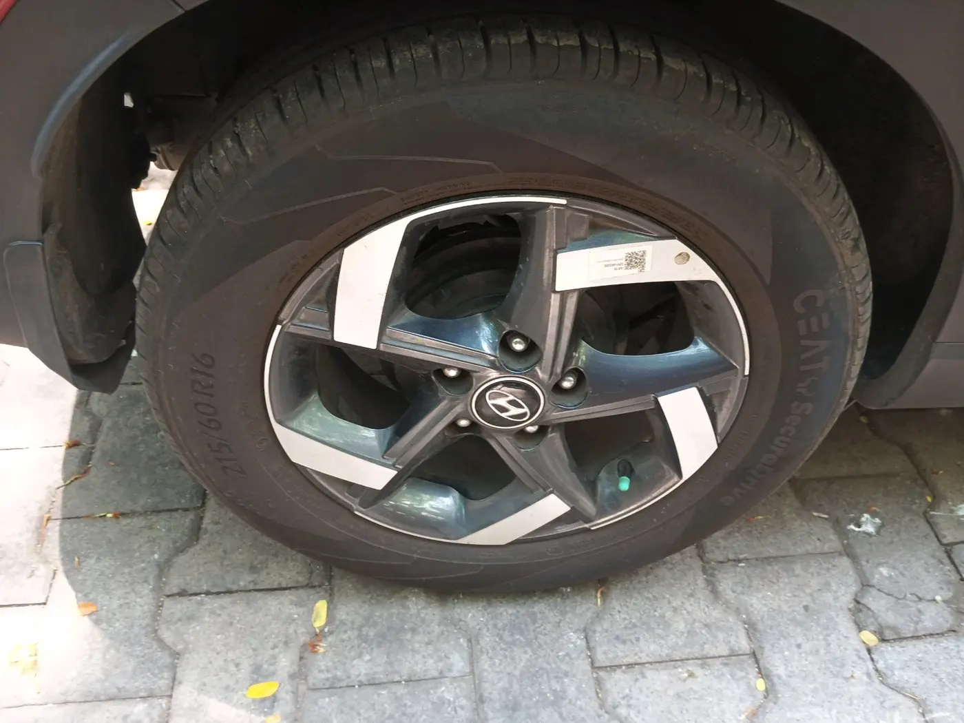 2021 Hyundai VENUE SX 1.0 TURBO, Petrol, Manual, 65,002 km, tyre