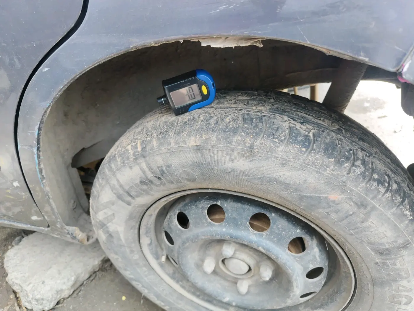 2011 Maruti Wagon R 1.0 LXI, CNG, Manual, 1,03,404 km, tyre