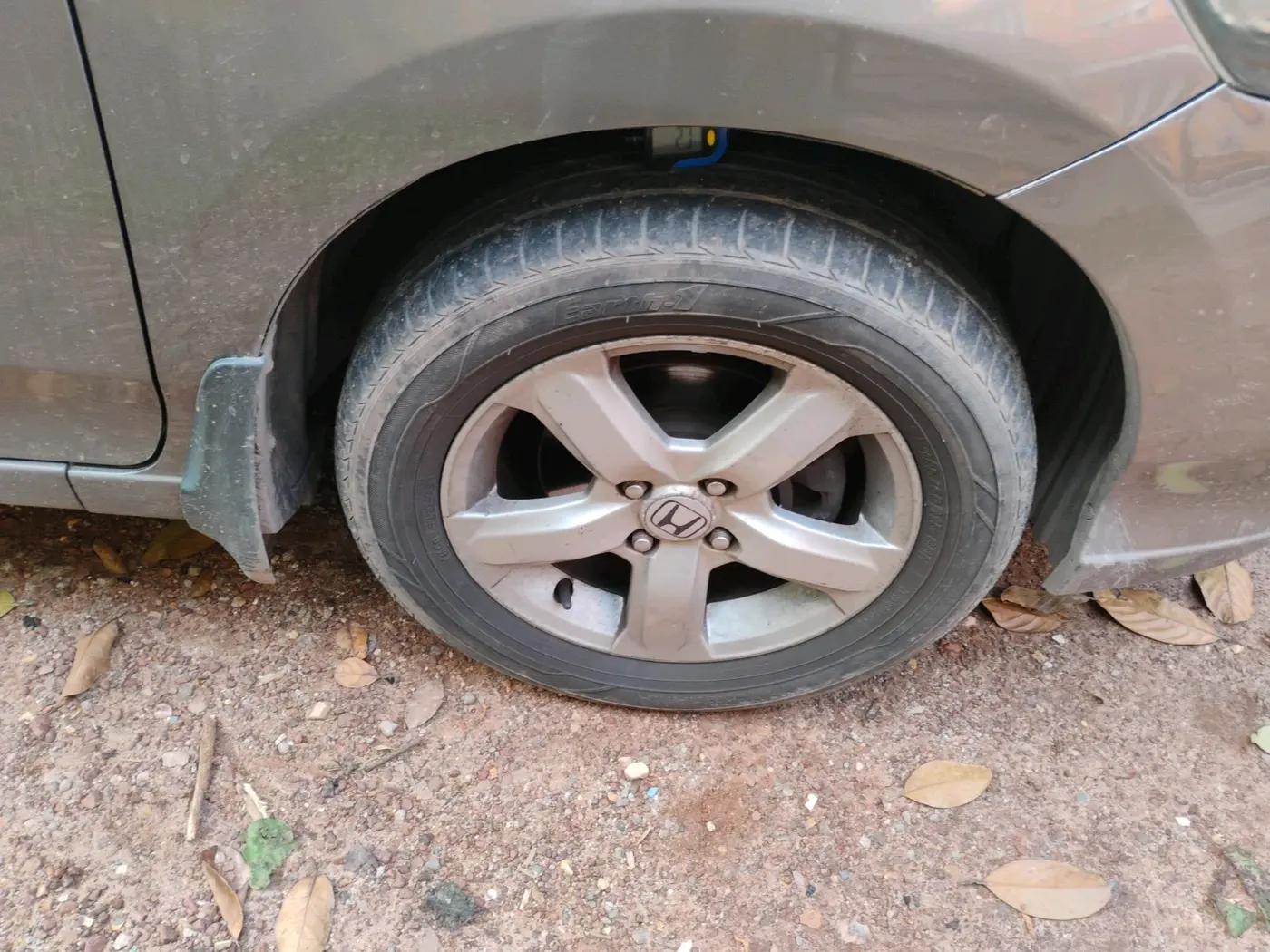 2013 Honda City 1.5L I-VTEC S MT, Petrol, Manual, 1,67,889 km, tyre