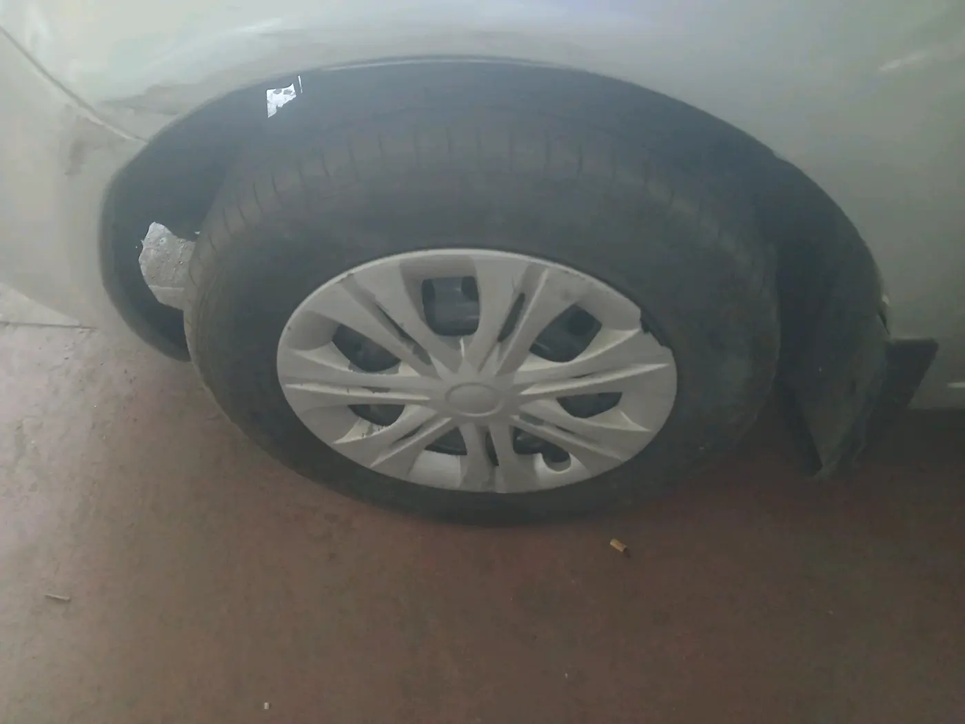 2011 Maruti SX4 VXI CNG, CNG, Manual, 68,266 km, tyre