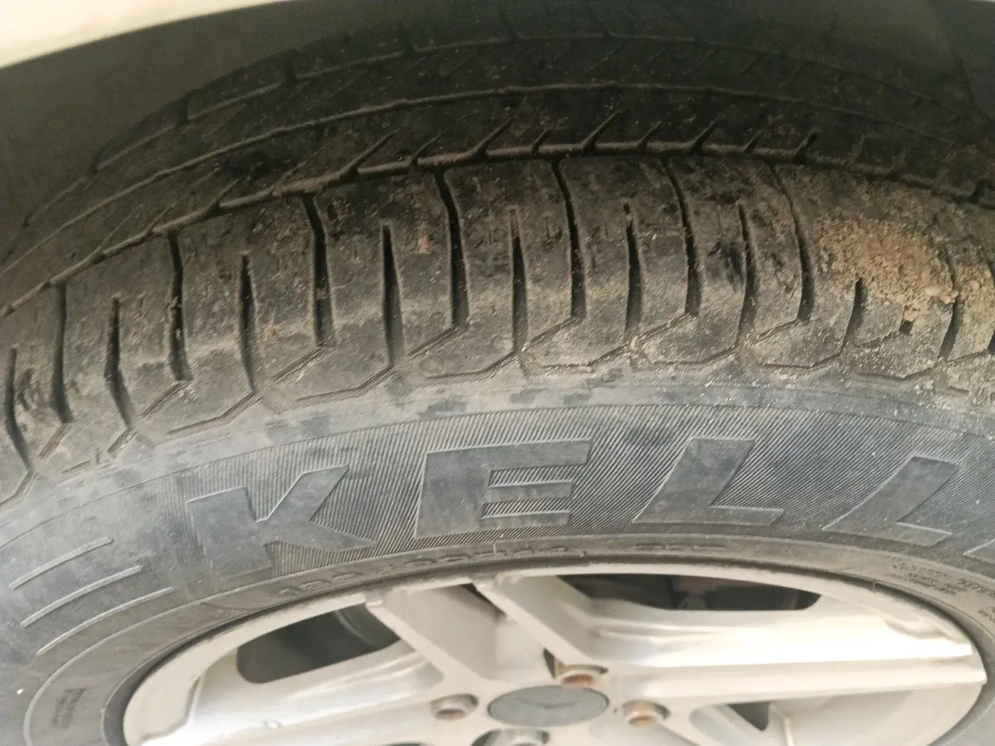 2018 Maruti Dzire LXI, CNG, Manual, 67,183 km, tyre