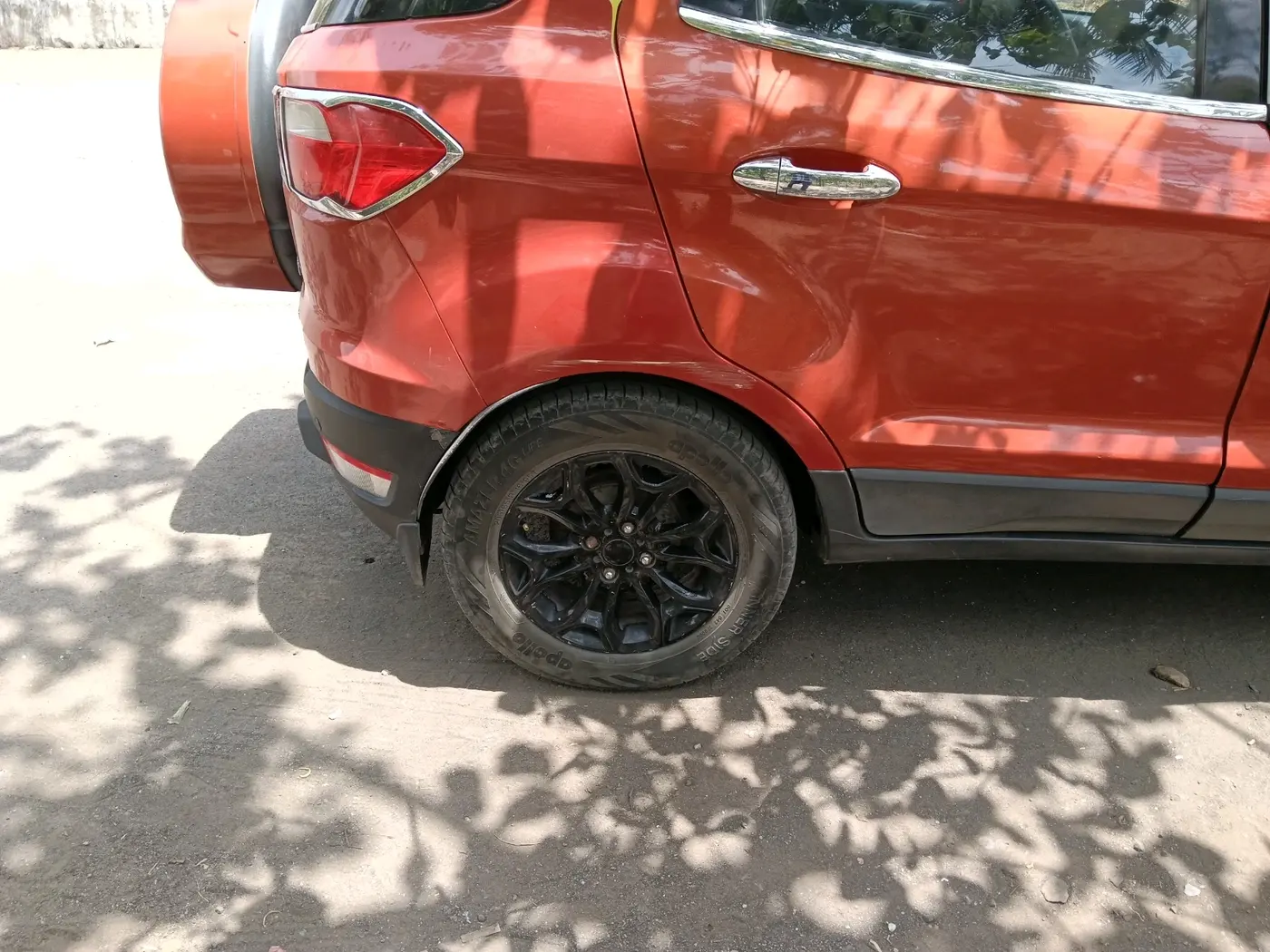 2013 Ford Ecosport TITANIUM 1.5L DIESEL, Diesel, Manual, 1,04,334 km, tyre