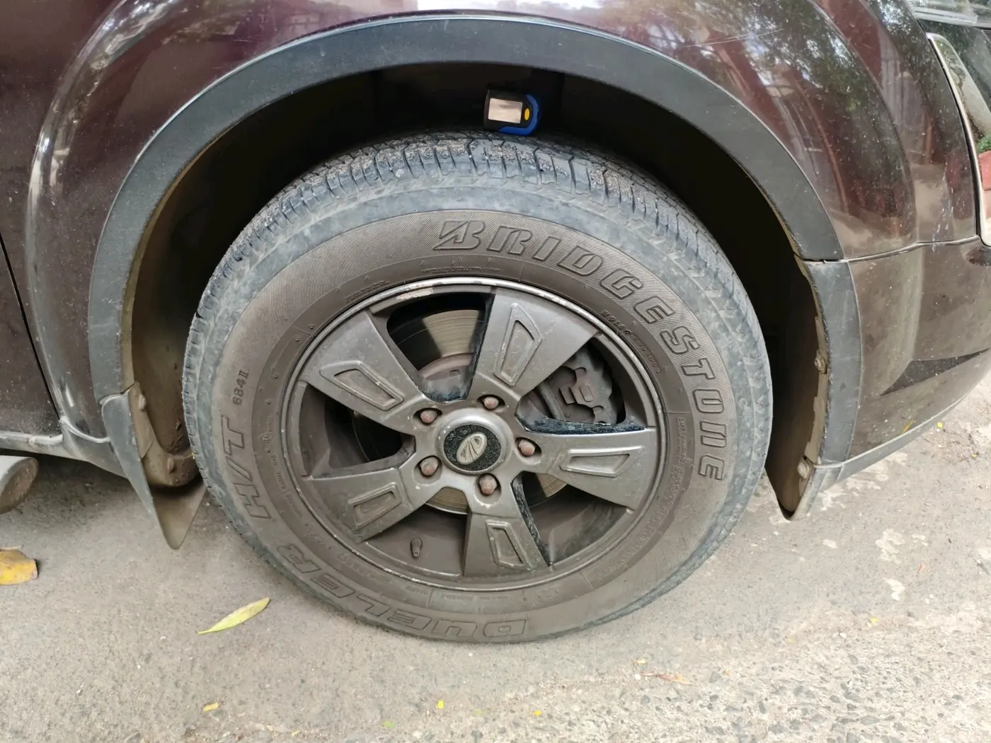 2013 Mahindra XUV500 W8, Diesel, Manual, 1,48,902 km, tyre