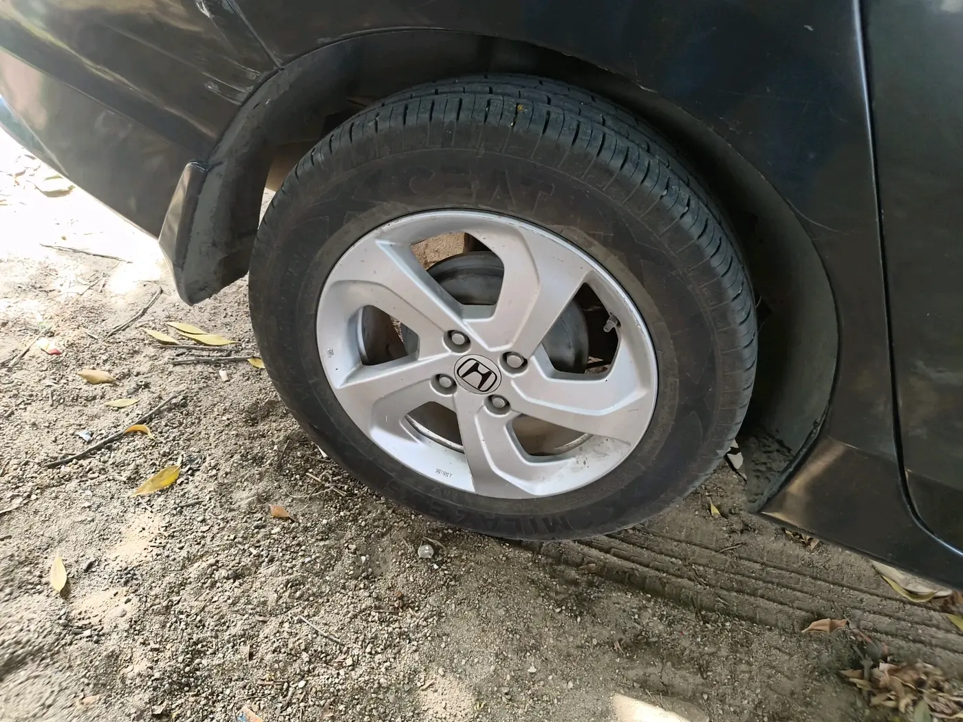 2014 Honda City 1.5L I-VTEC V MT, CNG, Manual, 1,65,780 km, tyre